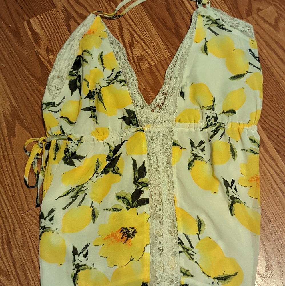 Prettylittlething Lemon Chiffon Lace Insert Playsuit - Picture 7 of 8